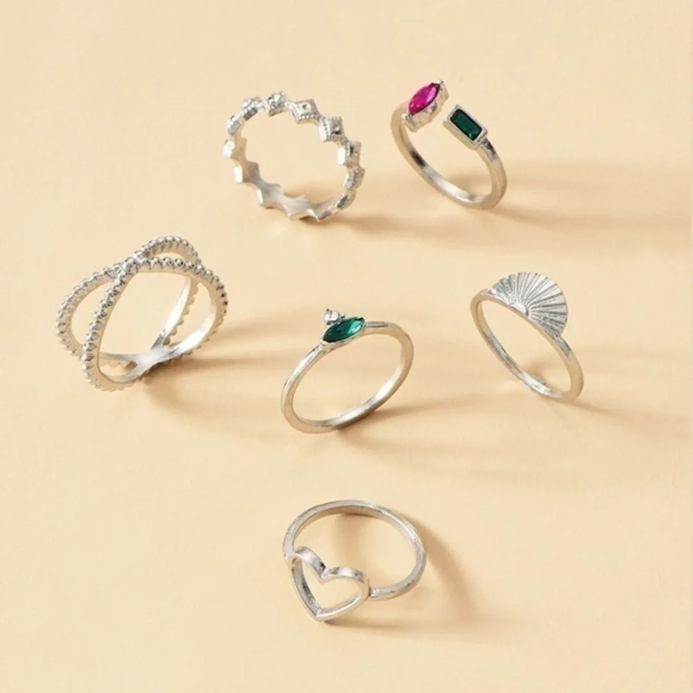 3/$30 🤍 Dainty Ring Set